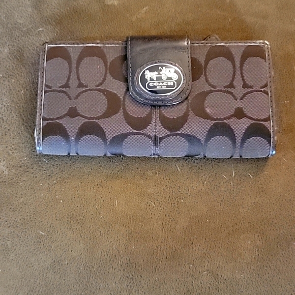 Coach Slim Wallet - Picture 1 of 7